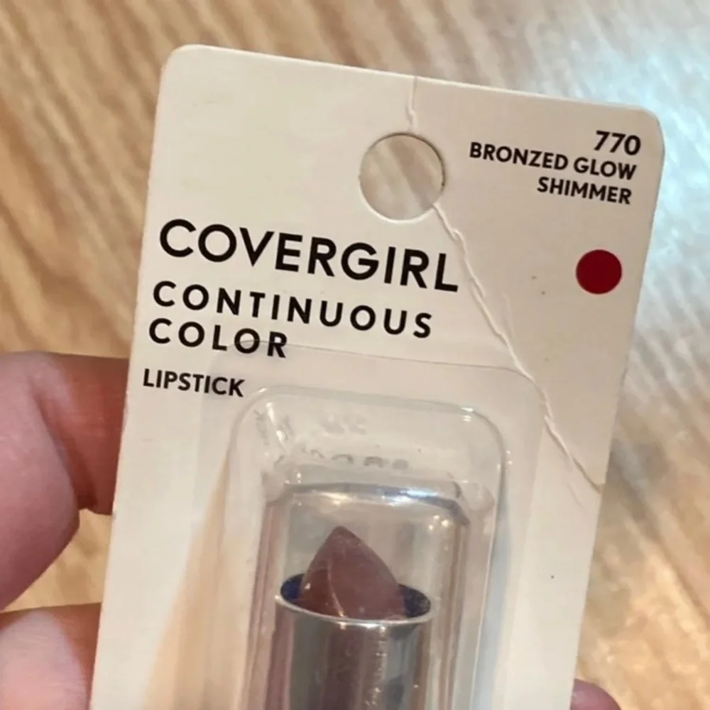 NWT Covergirl Continuous Color‎ Lipstick
